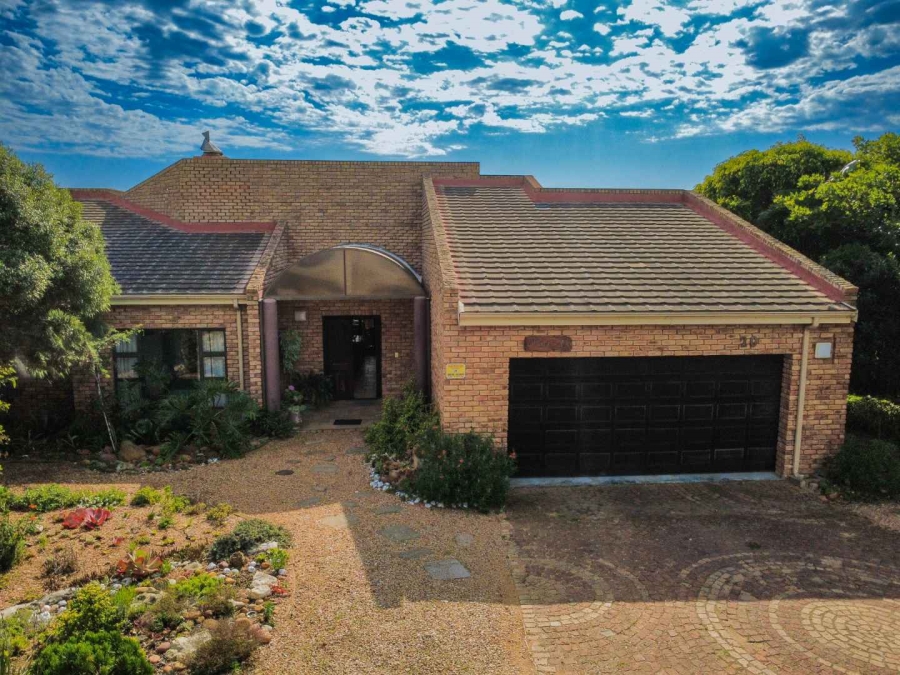 3 Bedroom Property for Sale in Stilbaai Wes Western Cape